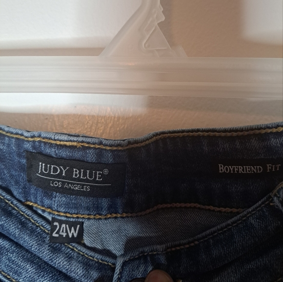 Judy Blue distressed boyfriend fit medium was 24w jeans - Picture 3 of 3